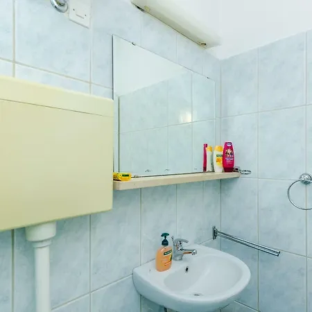 アパート Mehic